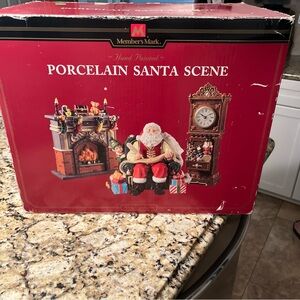 Member's Mark Porcelain Santa Scene - 2006 excellent condition